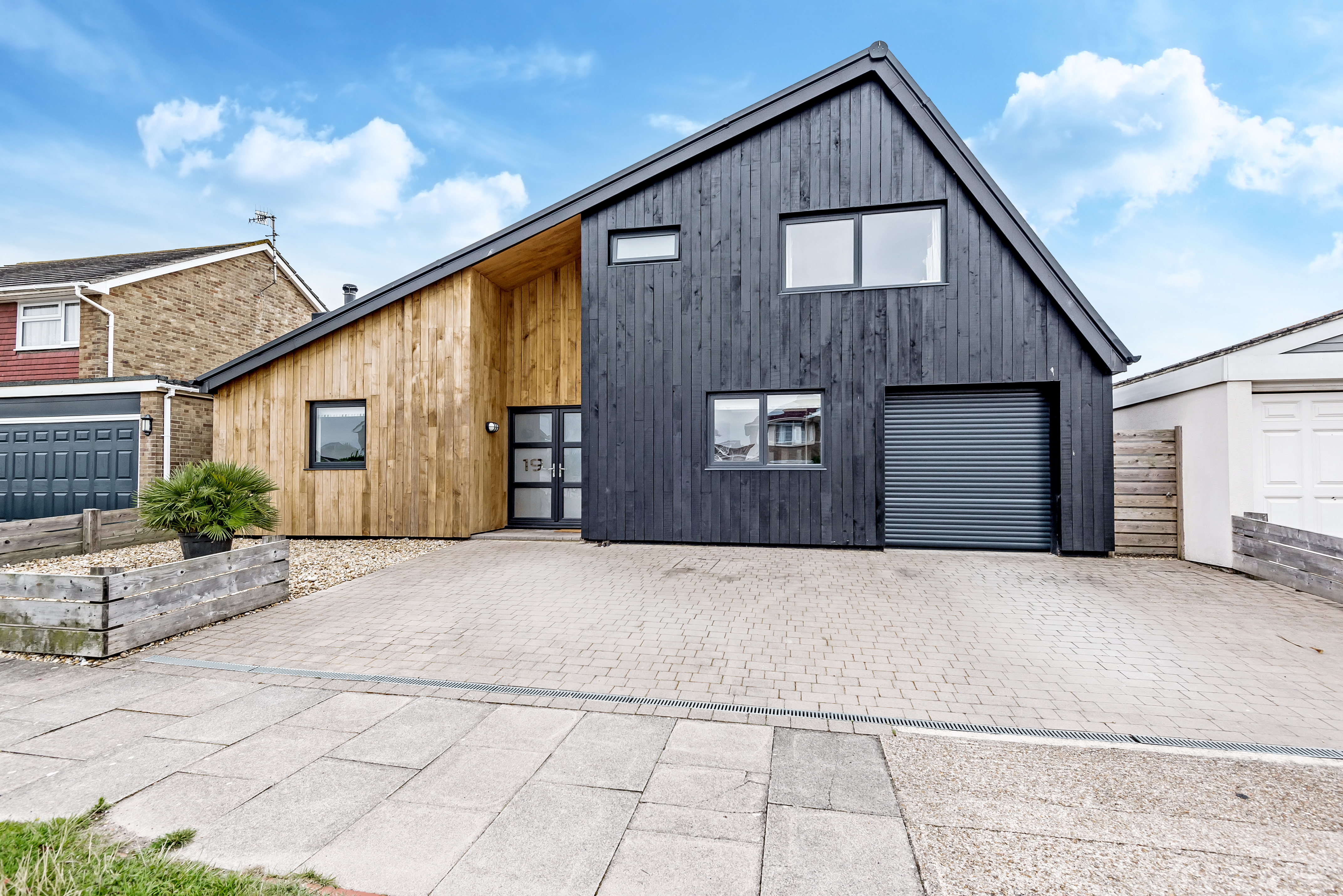 Shoreham_East_Meadway_Front.JPG