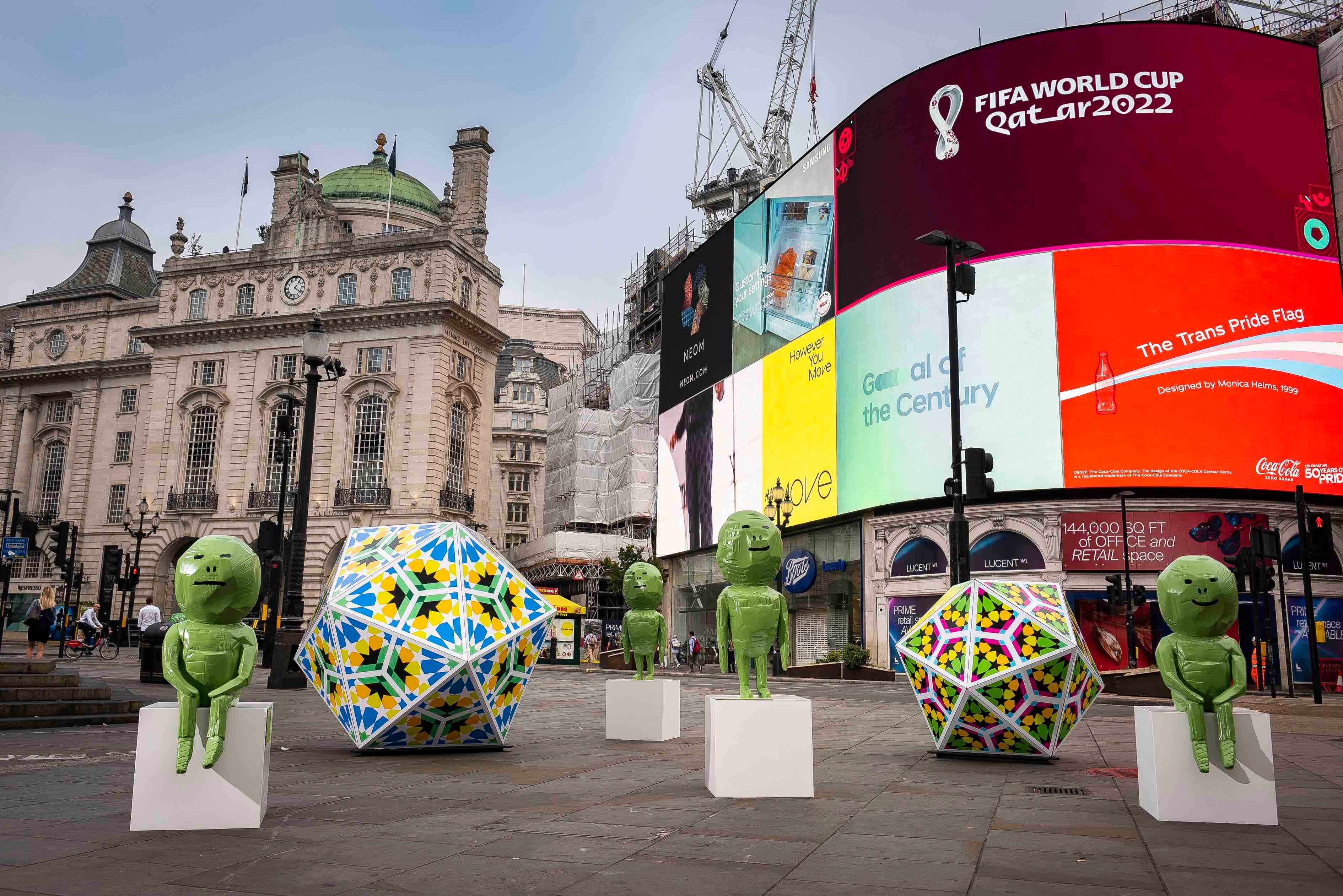 HOLBA_ArtOfLondon_BrighterFuture_PiccadillyCircus.jpg