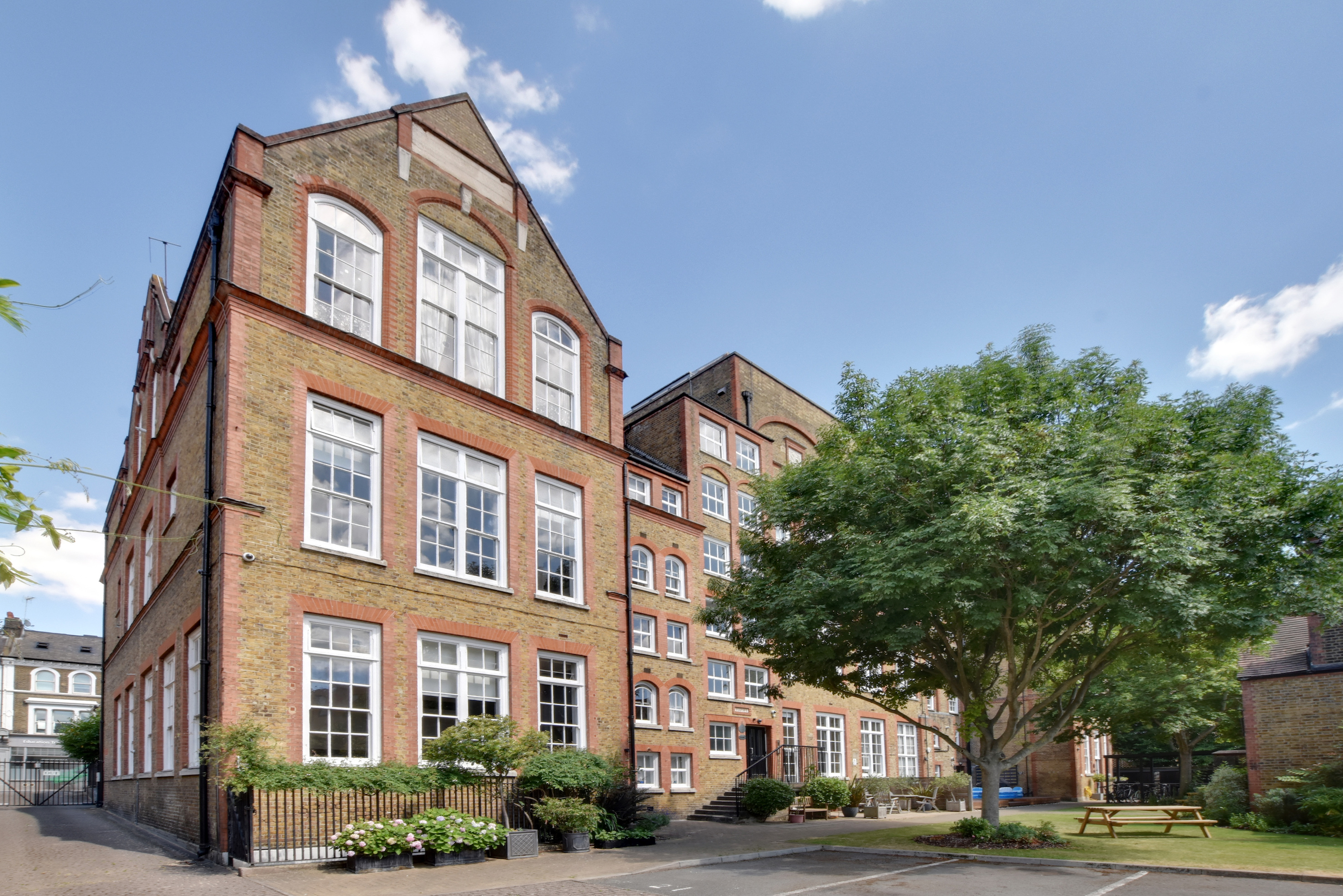 Prop_3_Winkworth_Greenwich_Academy_exterior.jpg